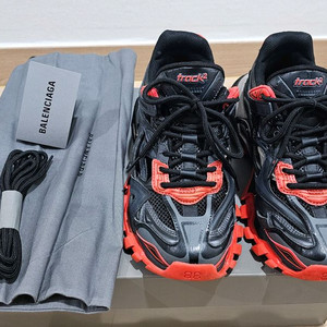 발렌시아가 트랙2 블랙/레드 39 사이즈