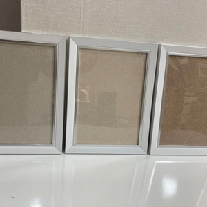 벽걸이형 액자 3개