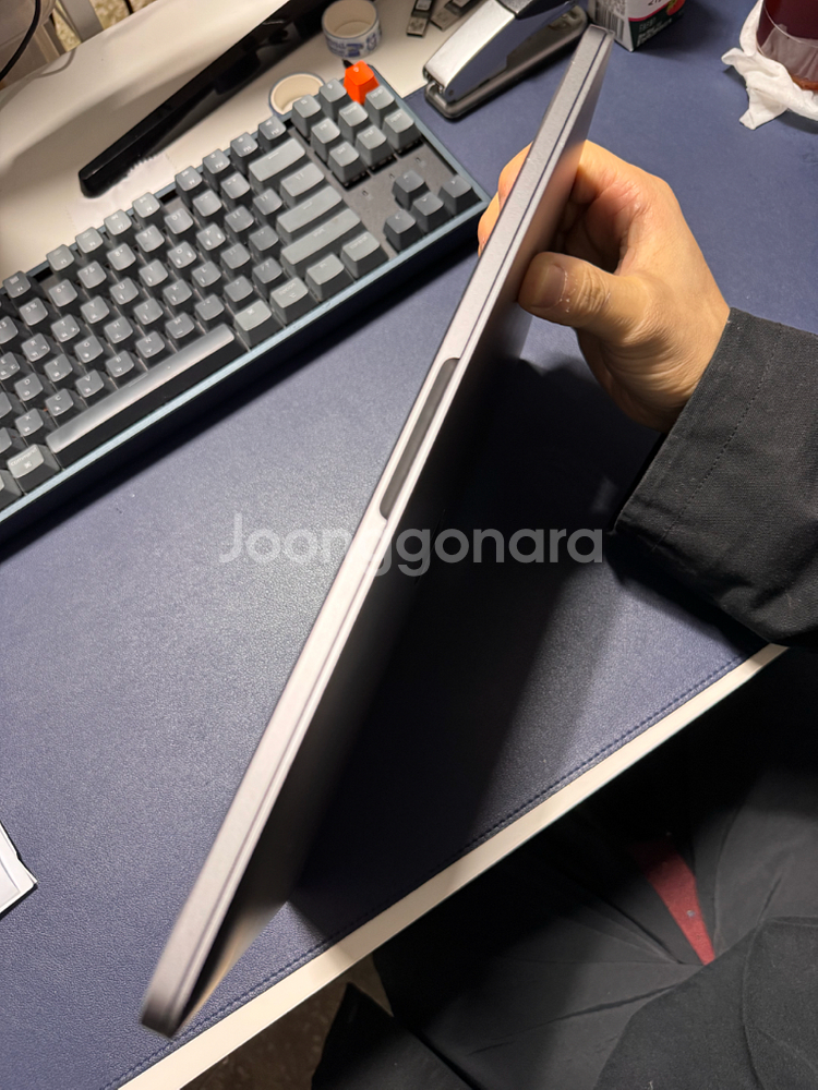 맥북프로 13인치 2019 램16 ssd256 팝니다--5