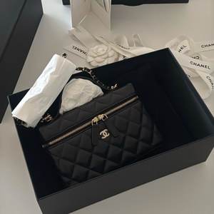 샤넬 롱베니티 탑핸들 포쉐트 블랙
