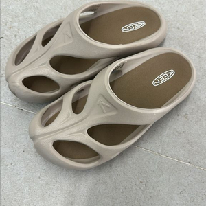 킨 샨티 슬리퍼 240