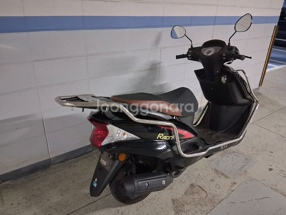 KR모터스 라온100 스쿠터 팔아요--3