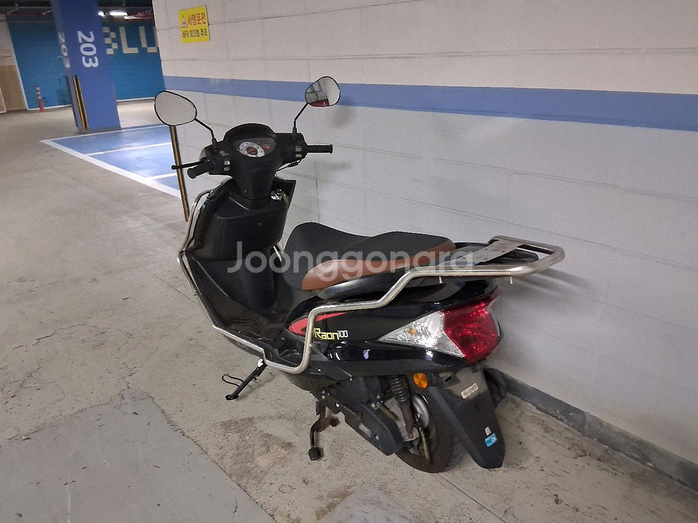 KR모터스 라온100 스쿠터 팔아요--4