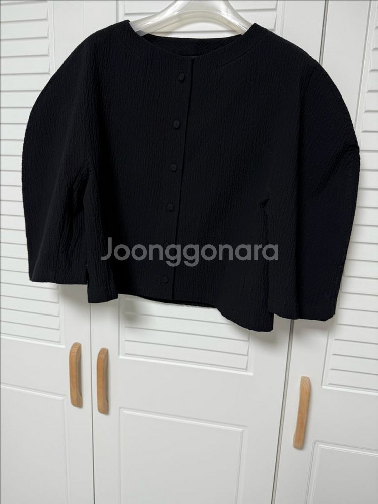 로웨 시어서커 볼륨 블라우스--5