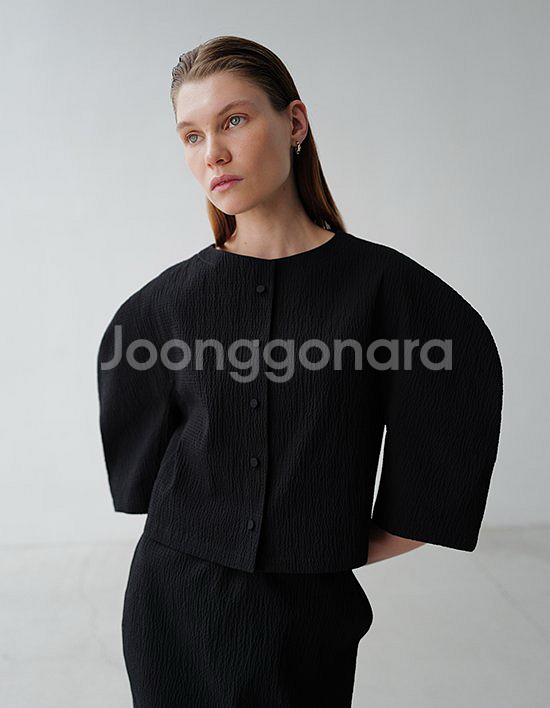 로웨 시어서커 볼륨 블라우스--3