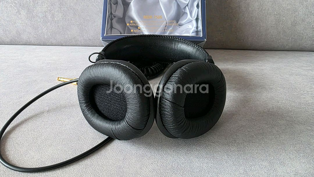 소니 MDR-7506 헤드폰--4