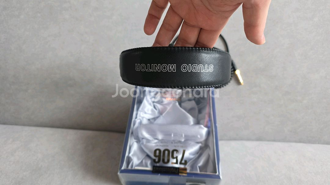 소니 MDR-7506 헤드폰--5