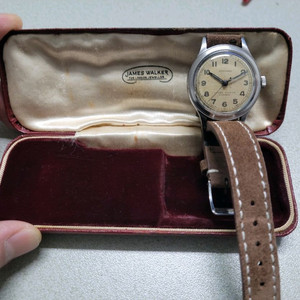 론진 스텝베젤 밀리터리 시계 팝니다