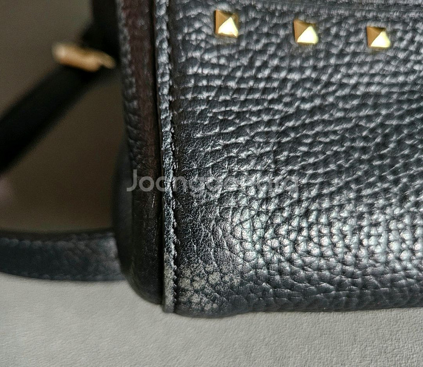 닥스 블랙 스터드 DD로고 크로스백 토트백--7