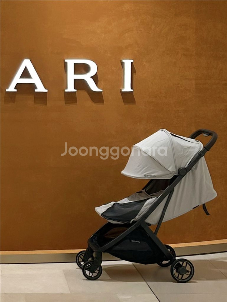 어파베이비 미누v3 휴대용유모차 (1번탔어요)--1