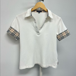 버버리 체크 디테일 오픈 카라티