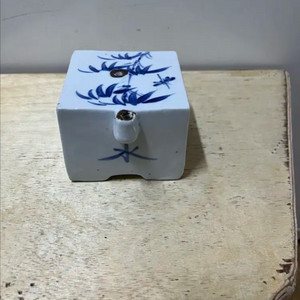 문양이 너무 예술적인 백자연적