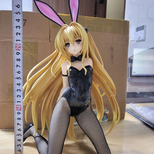 투러브 야미 바니걸 피규어 팝니다.