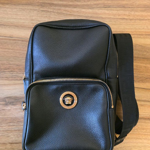 베르사체 금장 메두사 카프 슬링백