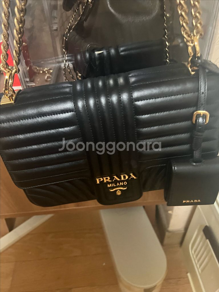 프라다 다이아그램 플랩백 블랙--3
