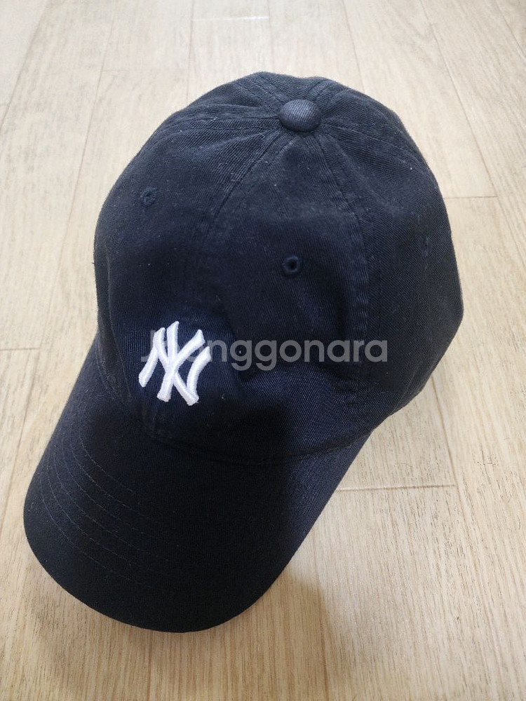 MLB 남녀공용 블랙 모자 새상품급 팝니다.--1