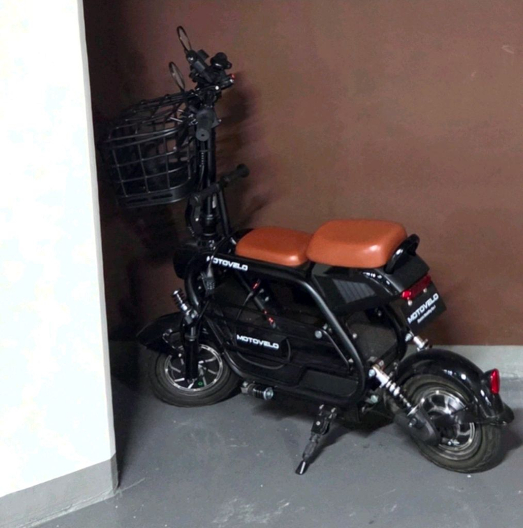 모토벨로 AKU2 블랙 듀얼 모터 스쿠터 전기자전거 등--2