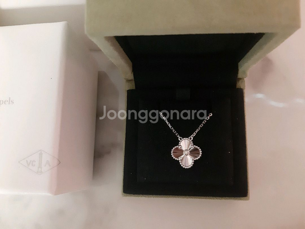 반클리프앤아펠 2020 홀리데이 기요세 다이아 목걸이--0