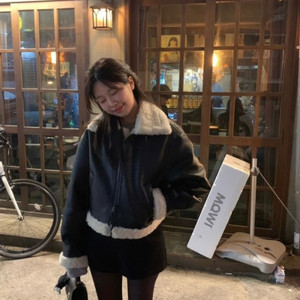 미착용 새상품) 베르니 클래식 블랙 무스탕