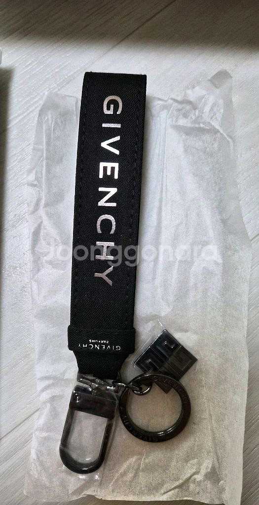 지방시 뷰티 키홀더(새상품)ㅡ5--0