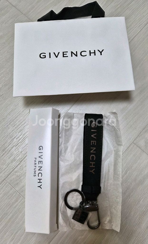 지방시 뷰티 키홀더(새상품)ㅡ5--2