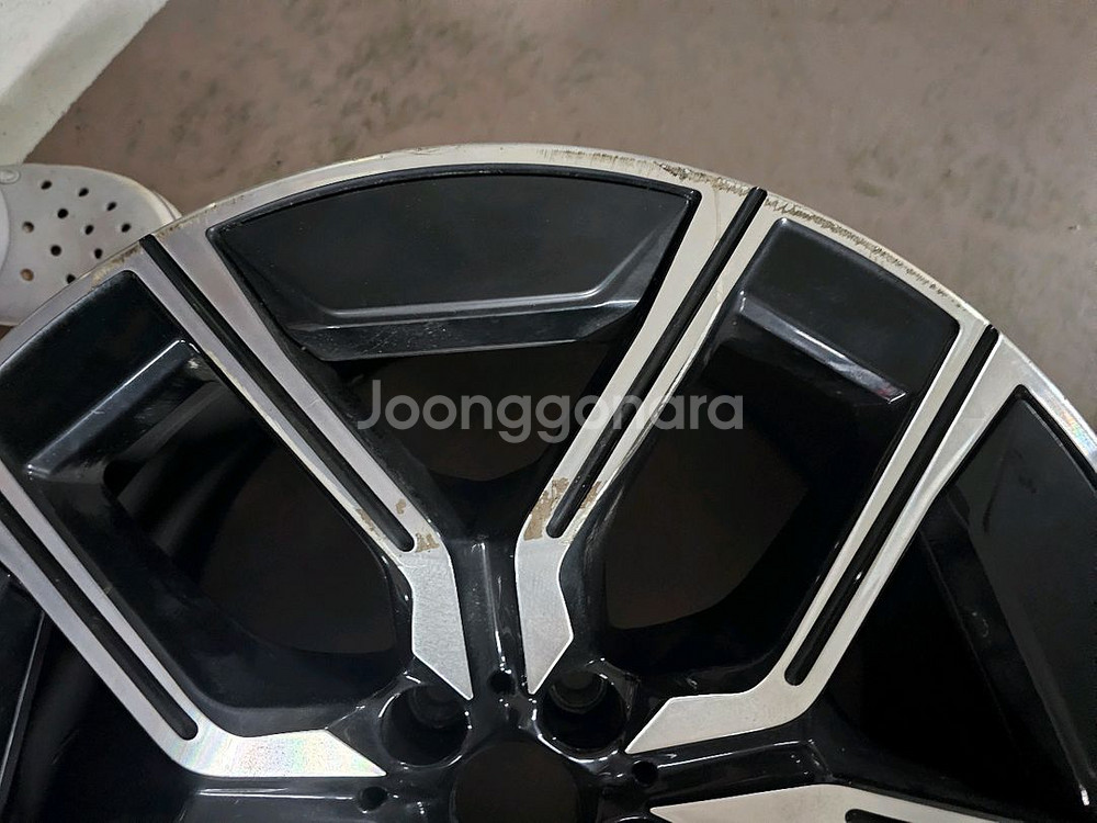 BMW 5시리즈 20인치 휠--1