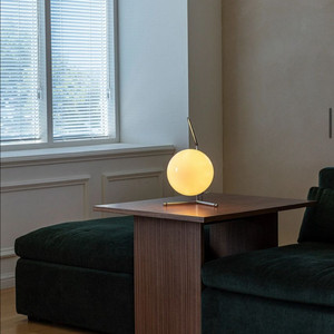 잭슨카멜레온 볼손 bolson 테이블 월넛 컬러