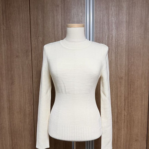 미샤 라운드넥 니트 풀오버 (크림) - 택 보유 새상품