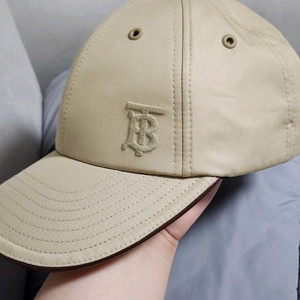 버버리 TB 모자