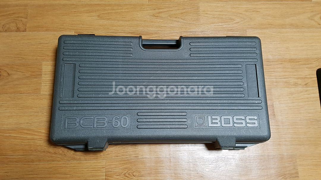 BOSS 보스 페달 보드 BCB60 판매합니다--0