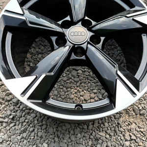 18인치 아우디 C8 A6 블랙폴리쉬 정품휠 1대분