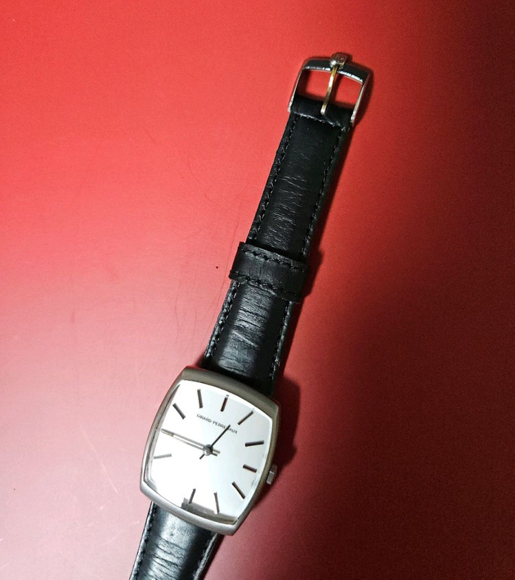 명품 지라드 페르고 남성용 수동태엽식 가죽시계/SWIS 이미지