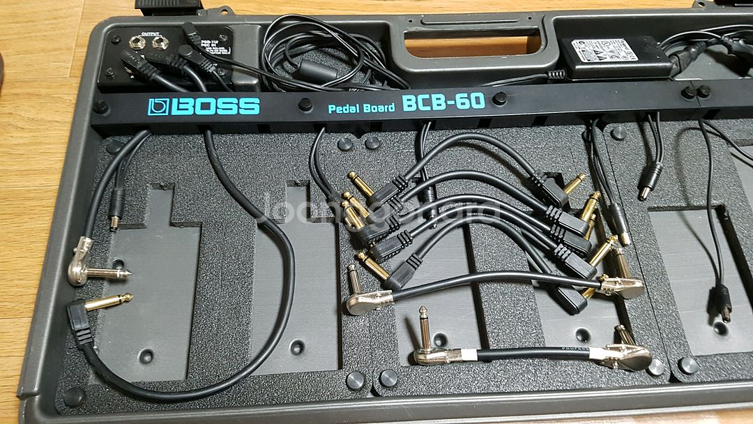 BOSS 보스 페달 보드 BCB60 판매합니다--1