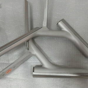 삼성 65인치 UN65MU8000 / 8500