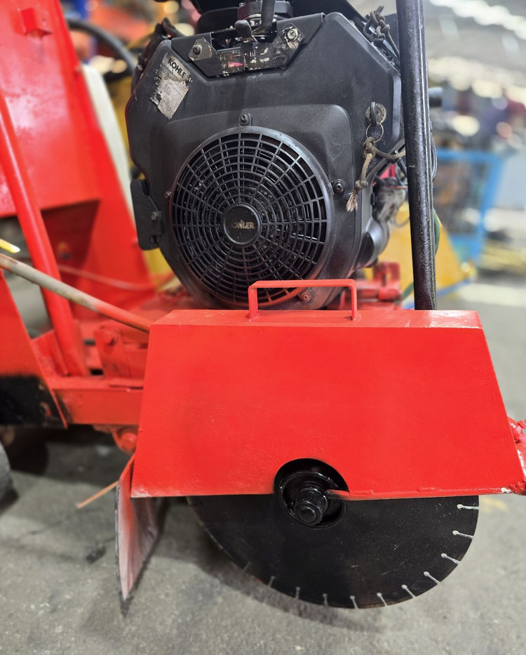 코알라 27마력 중고 도로컷팅기/콘크리트절단기 판매 이미지