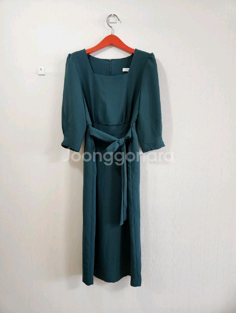 볼륨소매 스퀘어넥 롱원피스--0