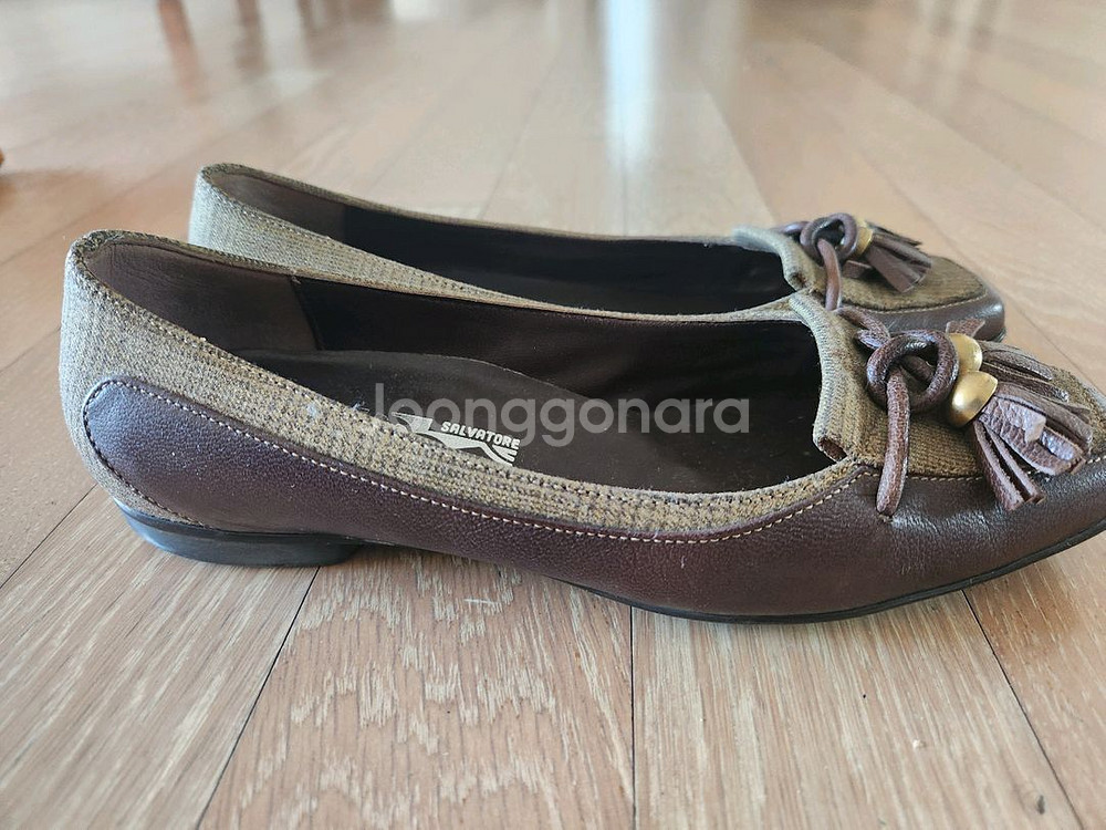 페라가모 플랫슈즈 235--1