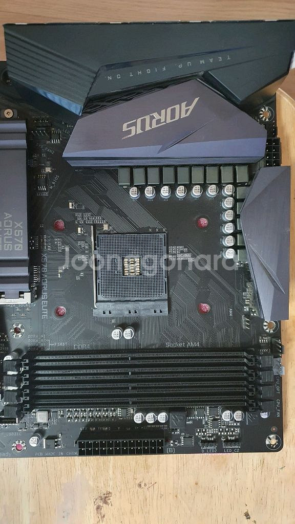 기가바이트 X570 어로스 엘리트 윈11 홈 정품 내장--9