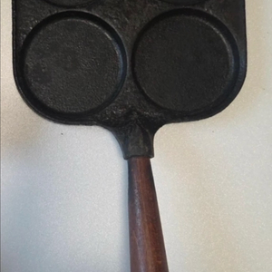 스켑슐트 4구 에그팬+ 새상품 손잡이 포함 판매합니다