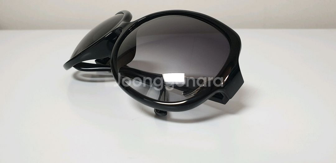 로베르타 디 까메리노 선글라스--9