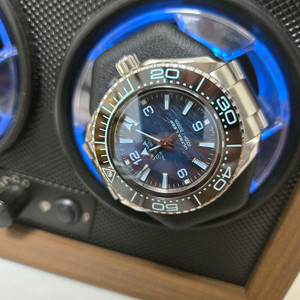 오메가 씨마스터 울트라딥 블루다이얼