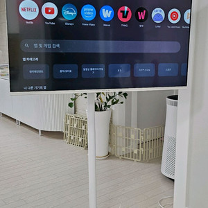 와이드뷰 4K UHD 스마트 TV 43인치, 삼미스탠드