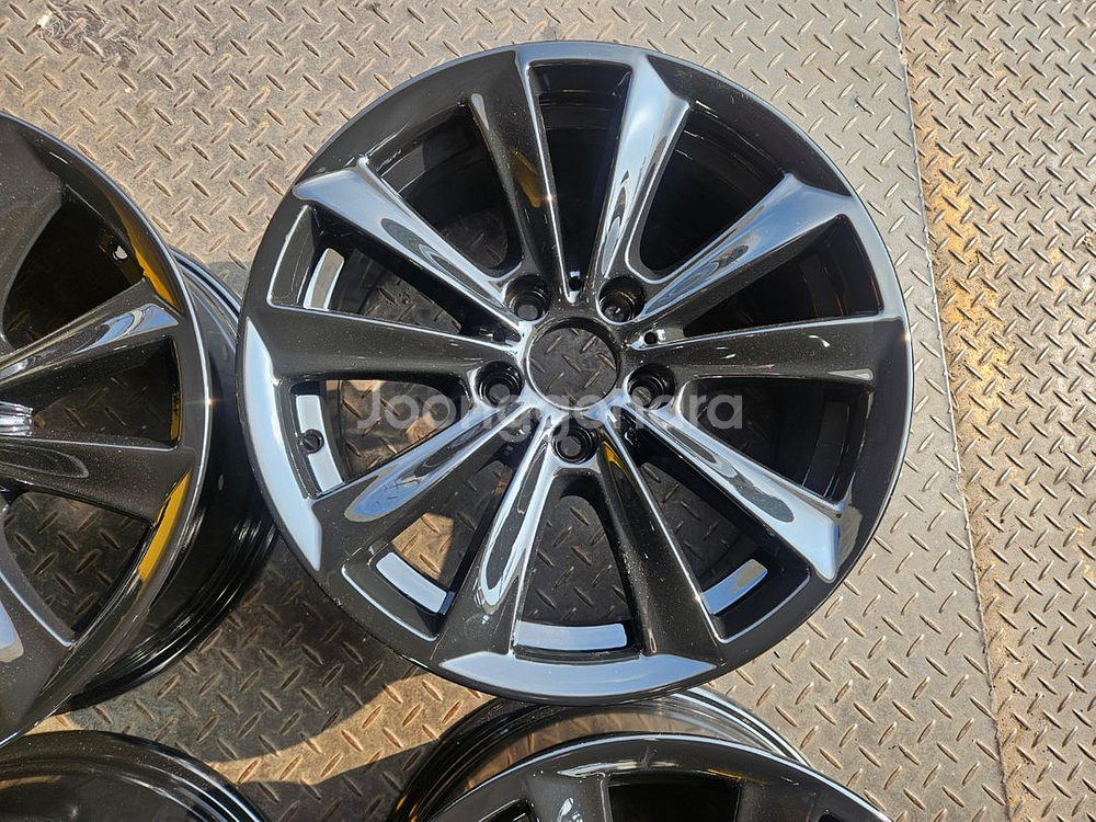 17인치 BMW F10 5시리즈 유광블랙 순정휠--0