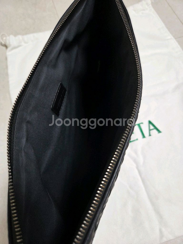 보테가 베네타 인트레치아토 스트랩 클러치 / 정품 /--1
