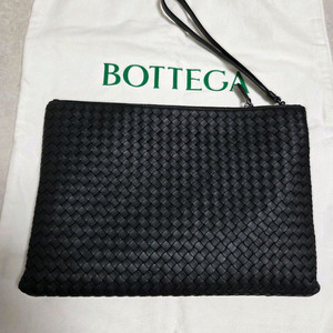 보테가 베네타 인트레치아토 스트랩 클러치 / 정품 /