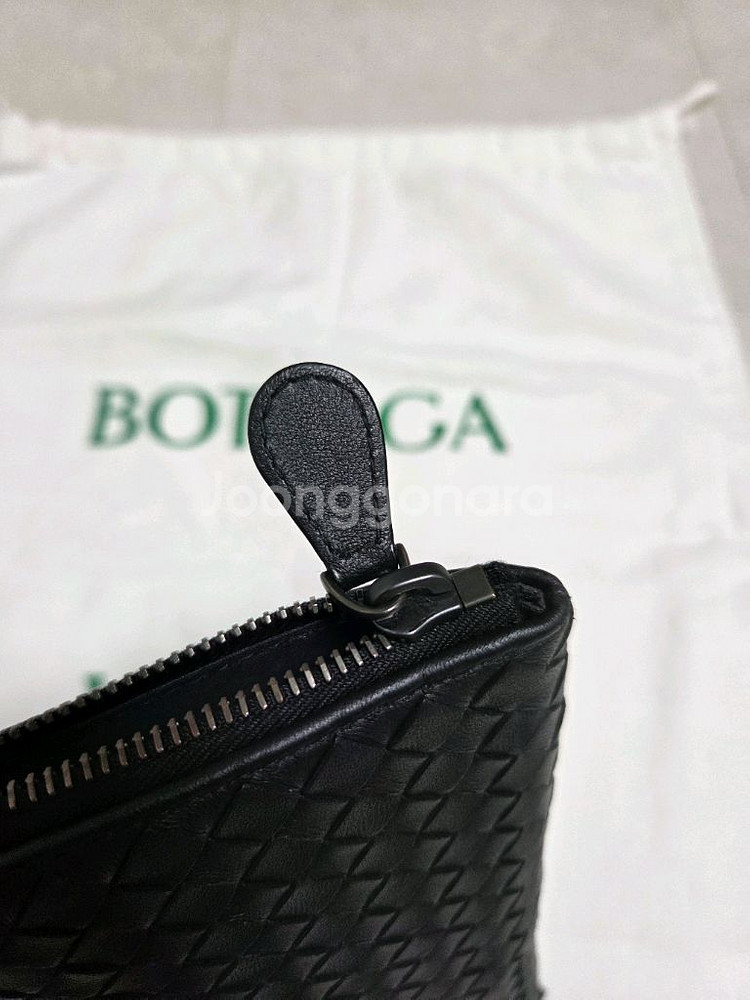 보테가 베네타 인트레치아토 스트랩 클러치 / 정품 /--4