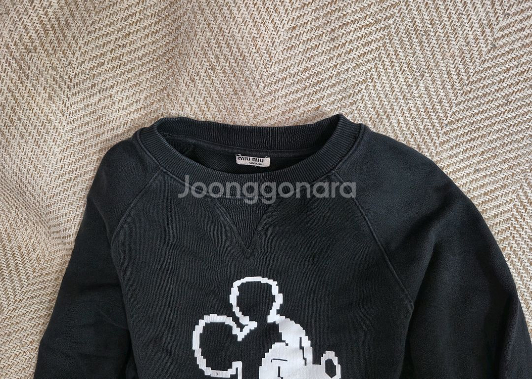 미우미우 19시즌 한정판 미키마우스 맨투맨--2