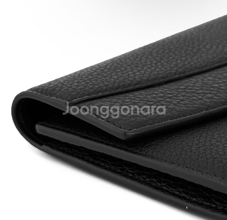 페레가모 간치니 22 클로저 플랩 장지갑 블랙 금장--3