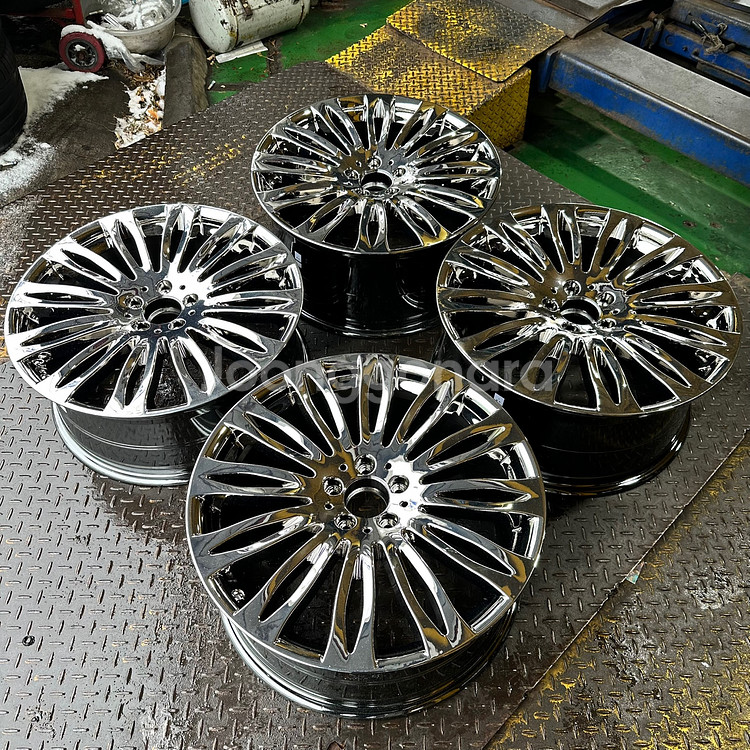 20인치 벤츠 W222 S560 마이바흐 화이트크롬--1