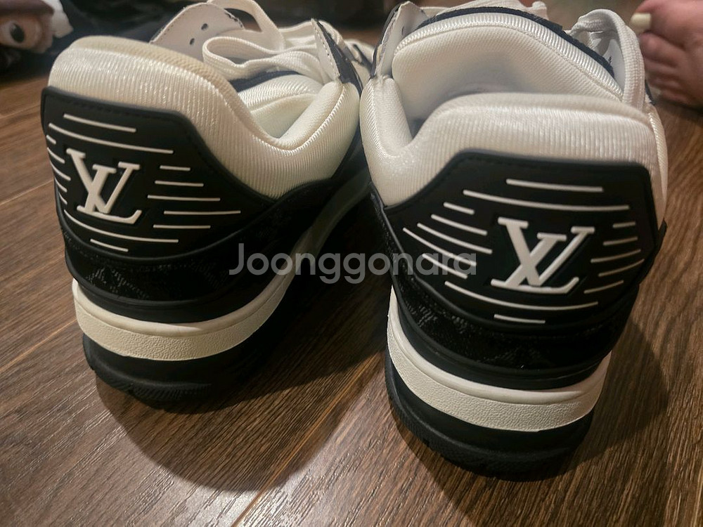 루이비통 신발 260--2